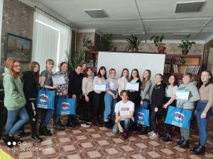 Read more about the article В преддверии 8 марта студентки ОГТК приняли участие в интеллектуальной игре «РосКвиз»